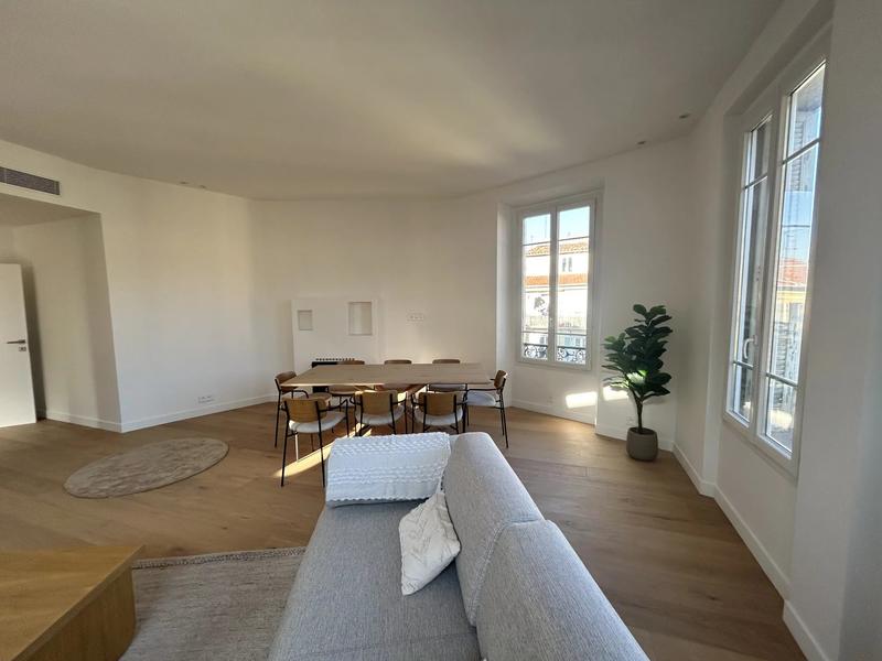 Appartement - 136 m² - 5 pièces