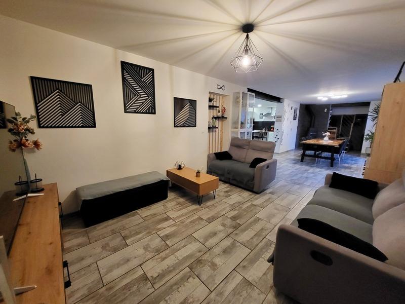 Maison - 330 m² - 15 pièces