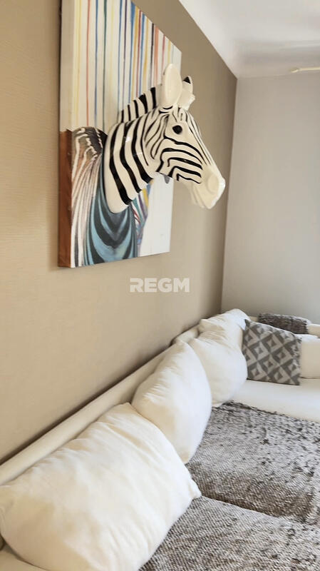 Maison - 222 m² - 9 pièces