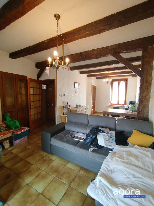 Maison - 90 m² - 5 pièces