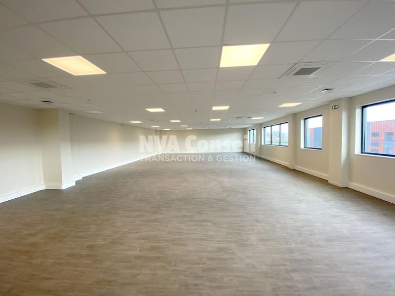 Entrepôt - 1 504 m²