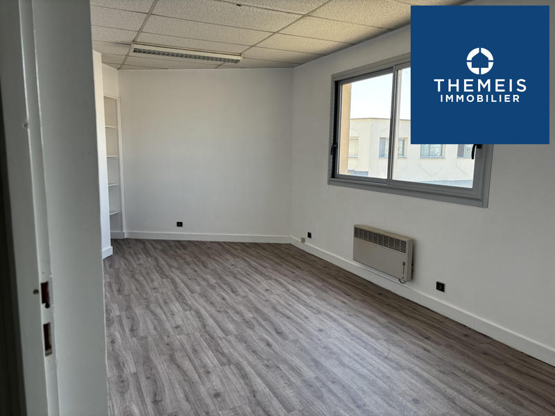 Bureau - 87 m² - 3 pièces