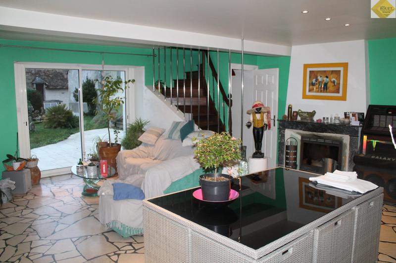 Maison - 230 m² - 9 pièces