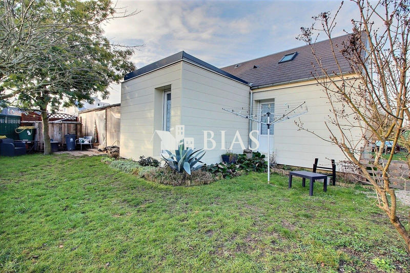 Maison - 95 m² - 4 pièces