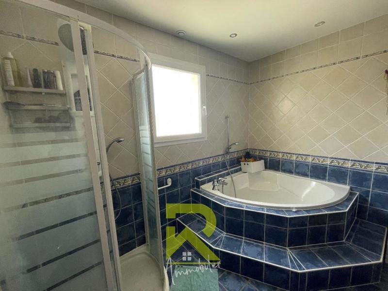 Propriété - 201 m² - 7 pièces