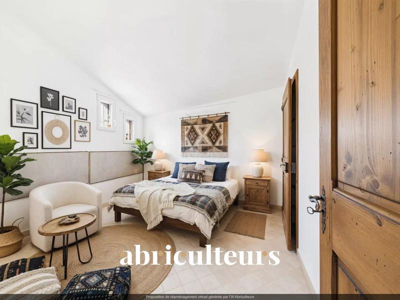 Maison - 345 m² - 11 pièces