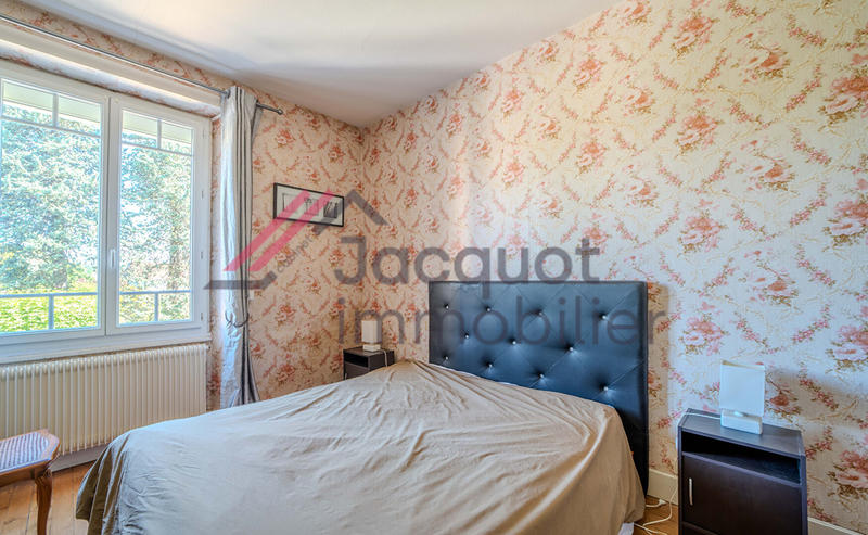 Maison - 211 m² - 10 pièces