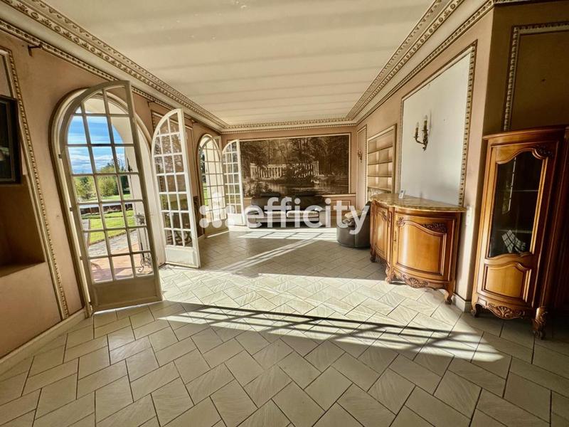 Demeure - 342 m² - 8 pièces