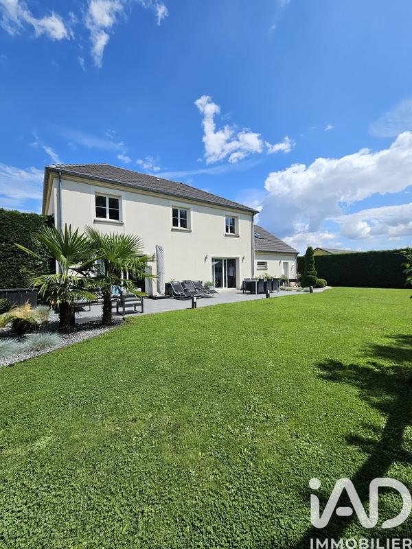 Maison - 210 m² - 5 pièces