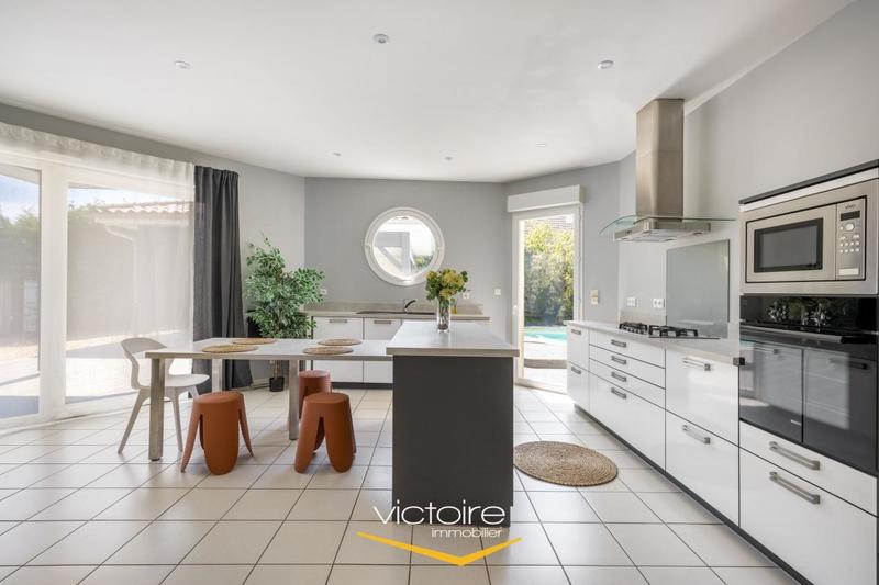 Maison - 191 m² - 6 pièces