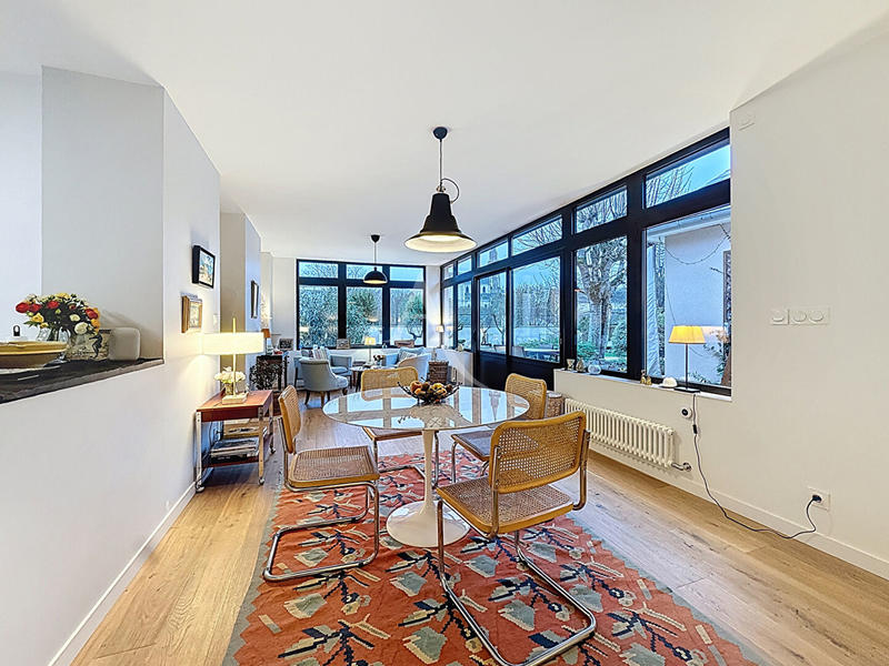 Maison - 203 m² - 11 pièces