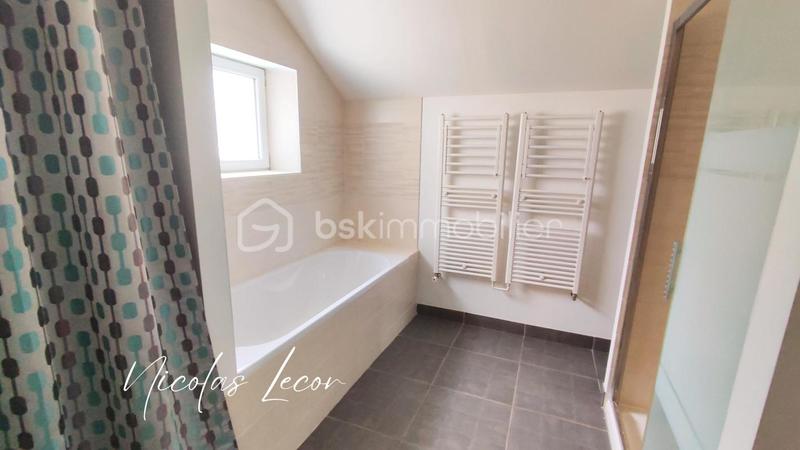 Maison - 93 m² - 4 pièces