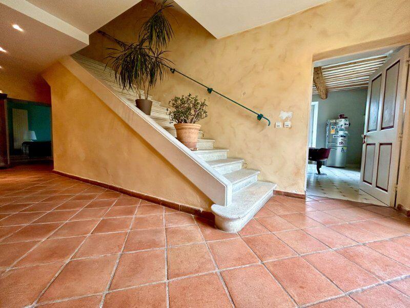 Maison - 280 m² - 8 pièces