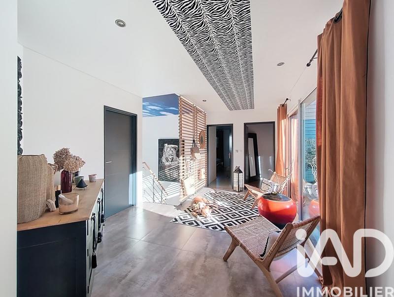 Maison - 215 m² - 6 pièces
