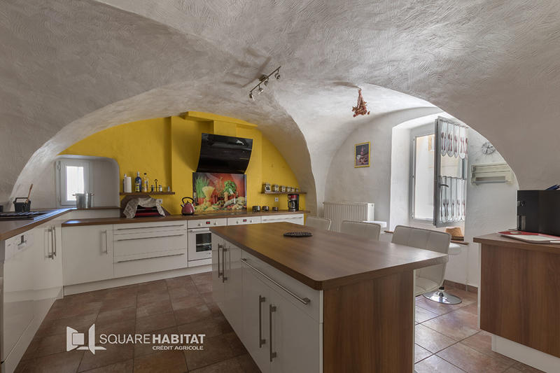 Maison - 550 m² - 15 pièces