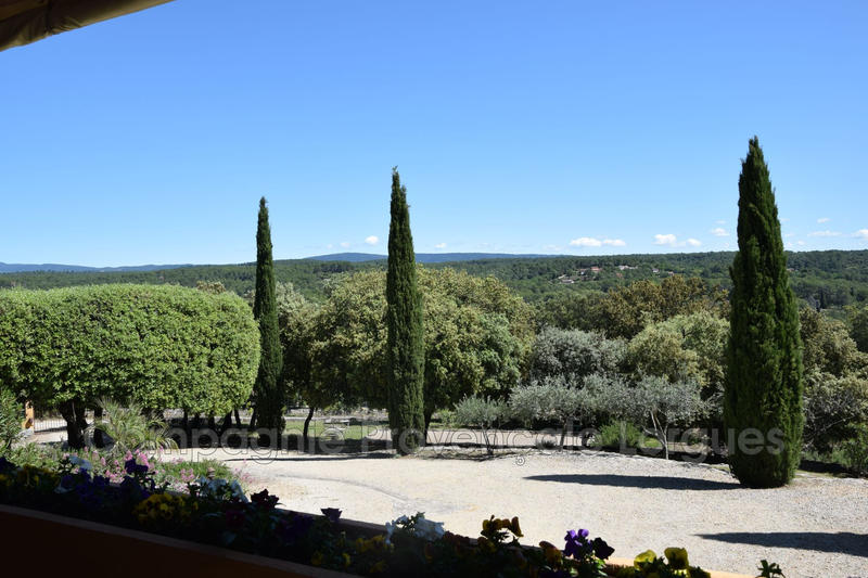 Propriété - 198 m² - 6 pièces