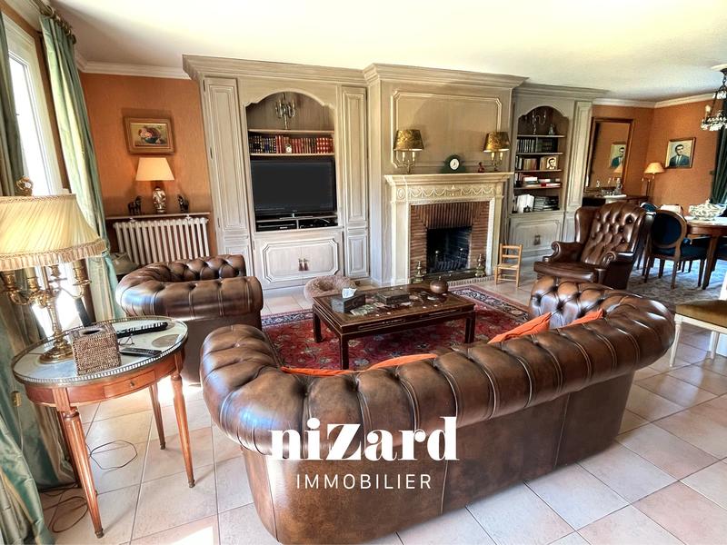 Maison traditionnelle - 171 m² - 7 pièces