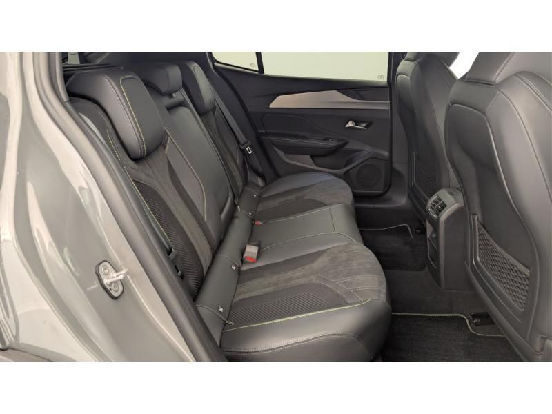 Peugeot 408 Hybrid 145 E-Dcs6 Gt