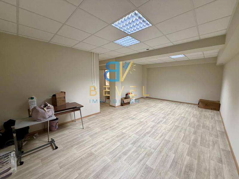 Local commercial - 77 m² - 3 pièces
