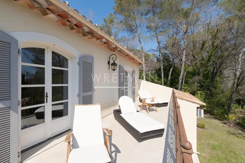 Maison - 280 m² - 7 pièces