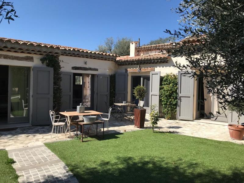 Villa - 208 m² - 6 pièces