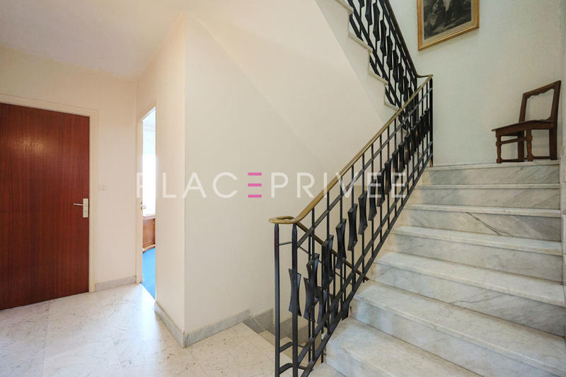 Maison - 170 m² - 9 pièces