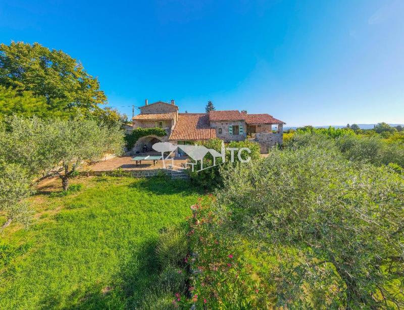 Mas - 286 m² - 9 pièces