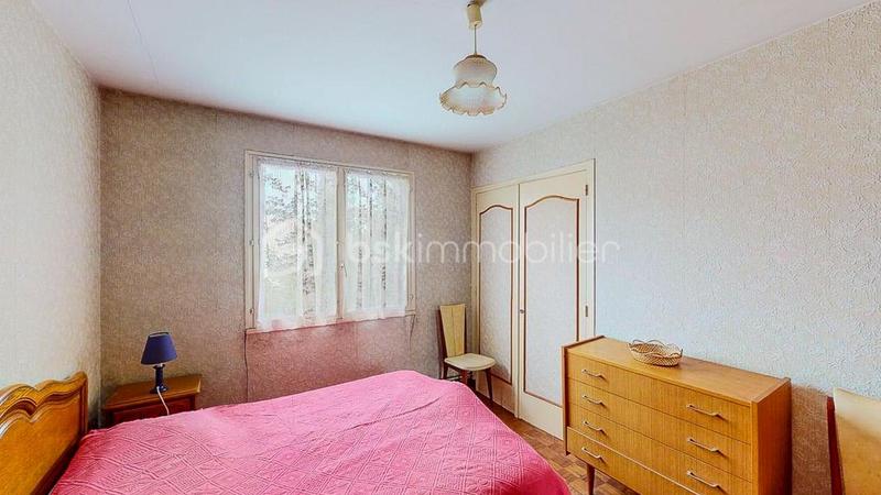 Maison traditionnelle - 165 m² - 6 pièces