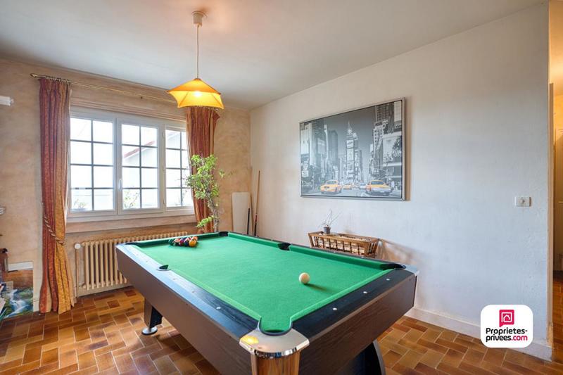 Maison - 231 m² - 8 pièces