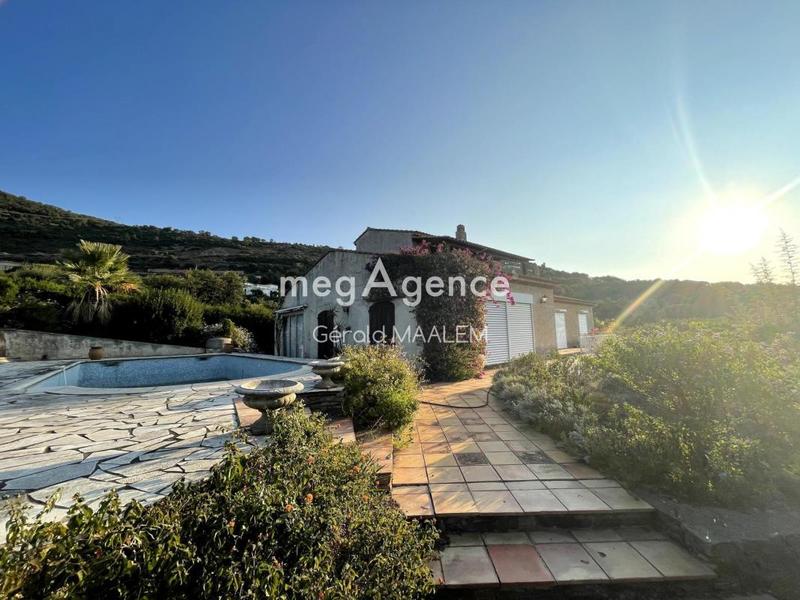 Villa - 210 m² - 8 pièces