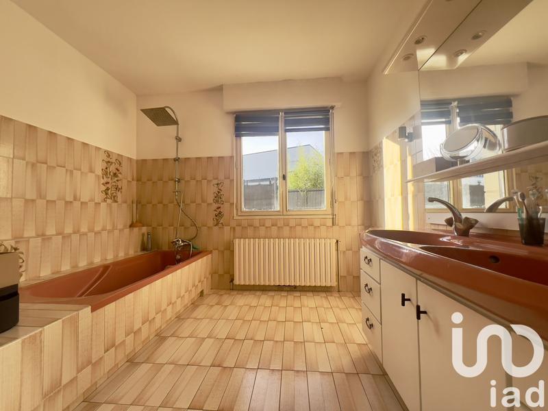 Maison - 197 m² - 10 pièces