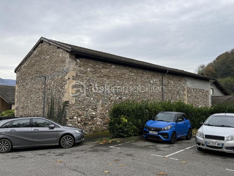 Entrepôt - 194 m² - 1 pièce