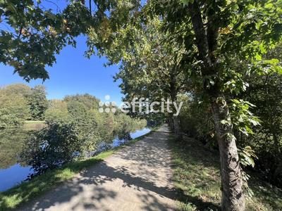 Maison - 167 m² - 8 pièces