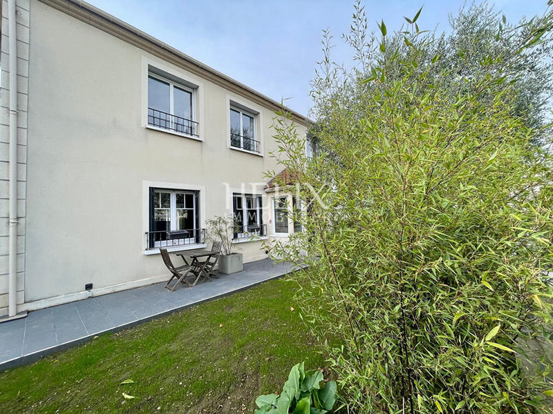 Maison - 166 m² - 6 pièces