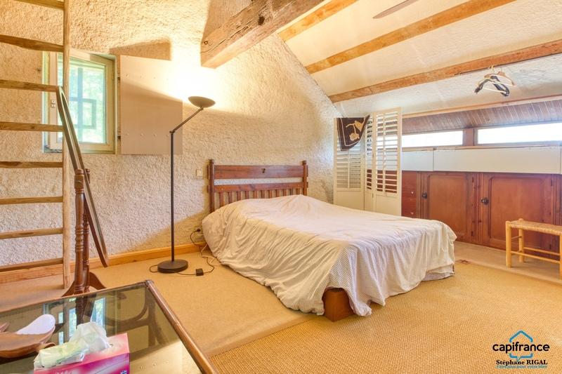 Propriété - 250 m² - 7 pièces