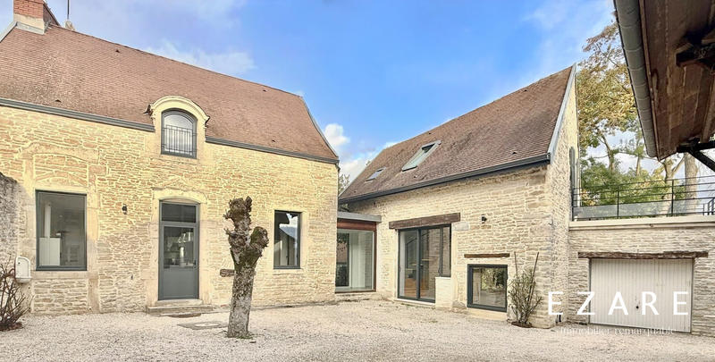 Maison - 261 m² - 9 pièces