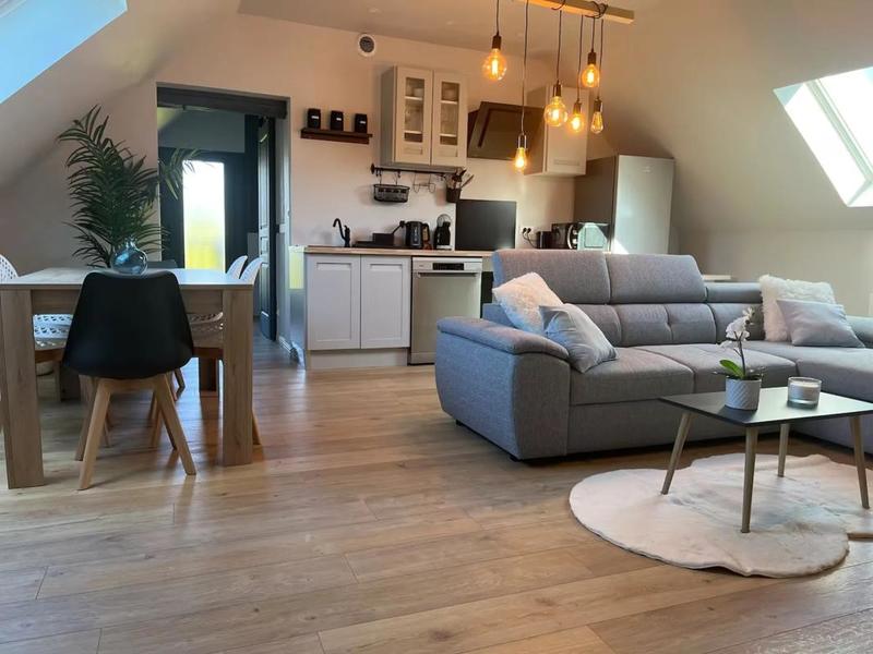 Maison - 221 m² - 8 pièces