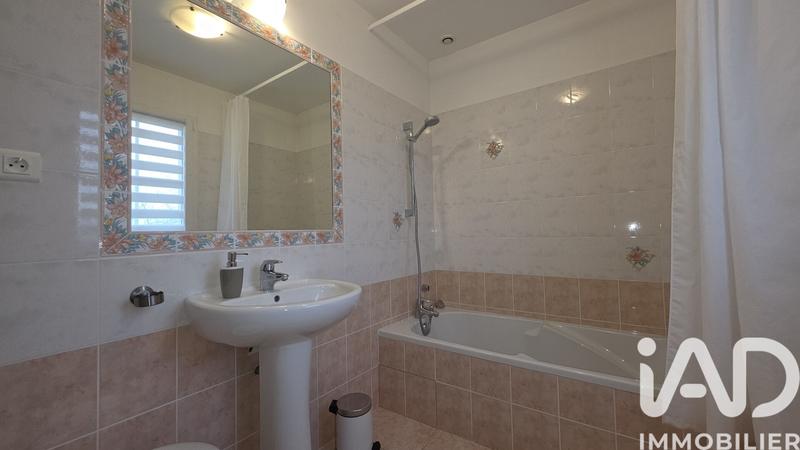 Maison - 240 m² - 9 pièces