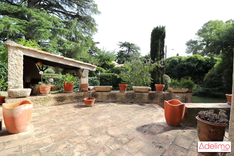 Maison - 240 m² - 7 pièces