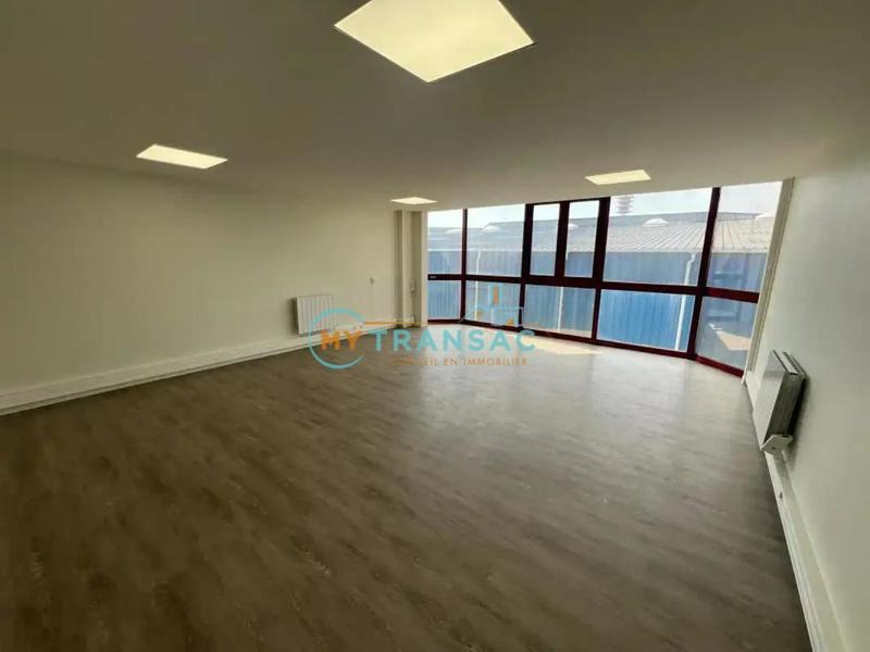 Local d'activité / Entrepôt - 245 m²