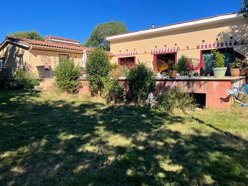 Maison - 533 m² - 28 pièces