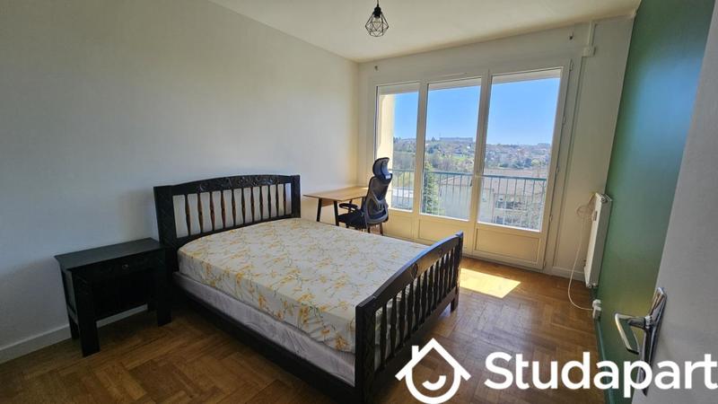 Chambre - 12 m² - 1 pièce