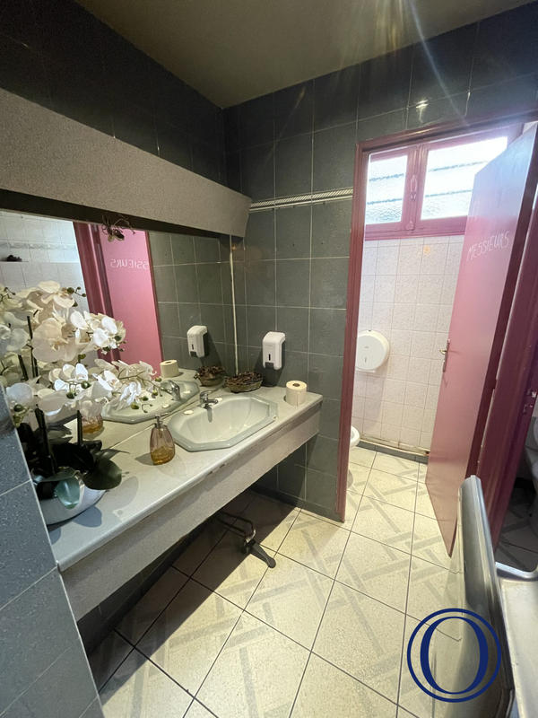 Fonds de commerce - Hôtellerie / Restauration - 127 m²