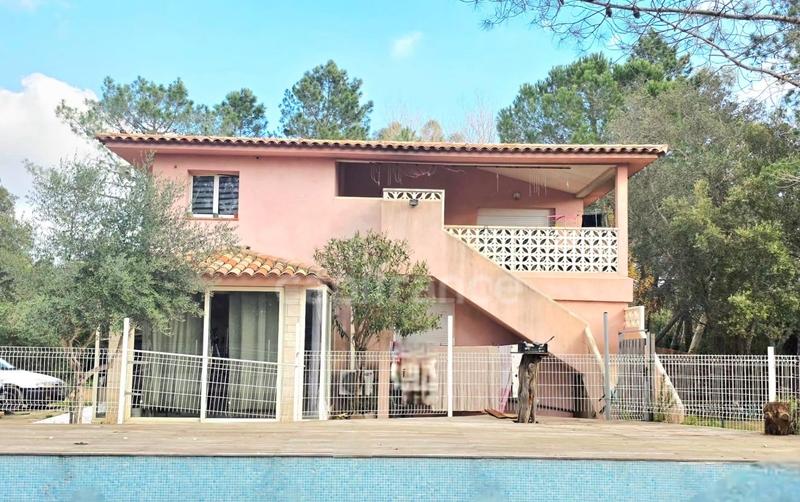 Villa - 240 m² - 7 pièces