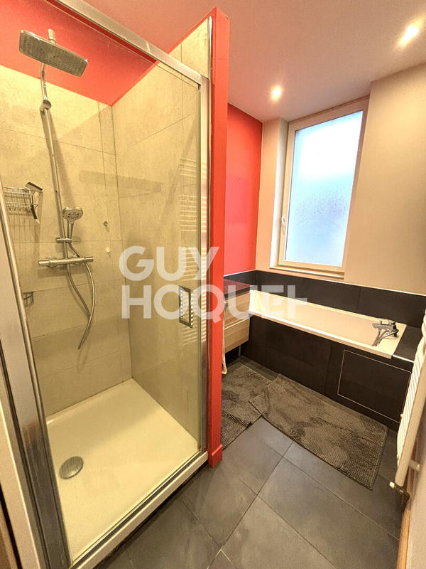 Maison - 204 m² - 6 pièces