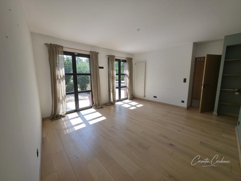 Propriété - 210 m² - 7 pièces