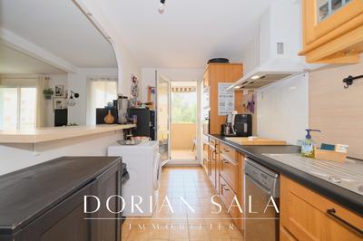 Appartement - 80 m² - 4 pièces