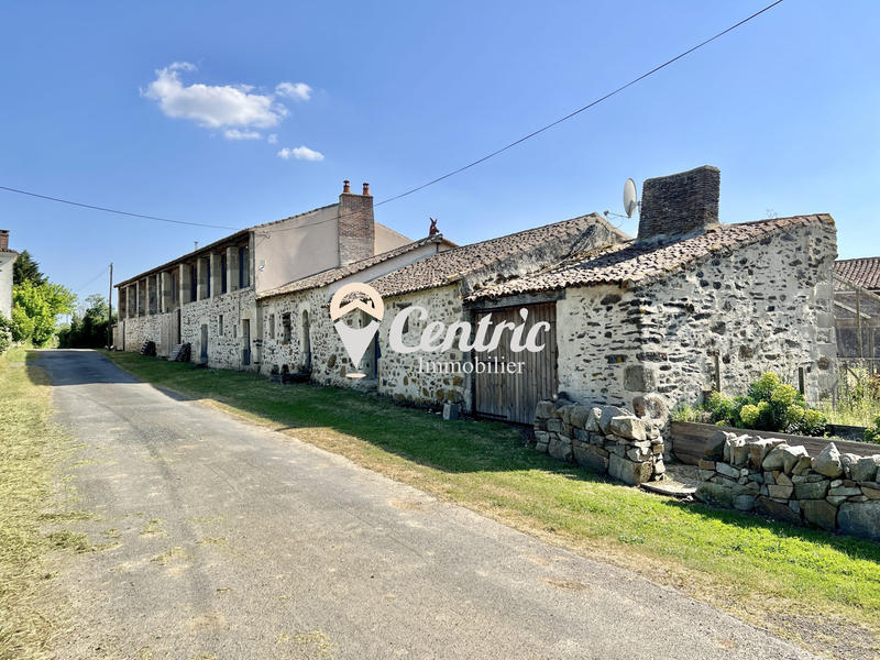 Maison ancienne - 409 m² - 11 pièces