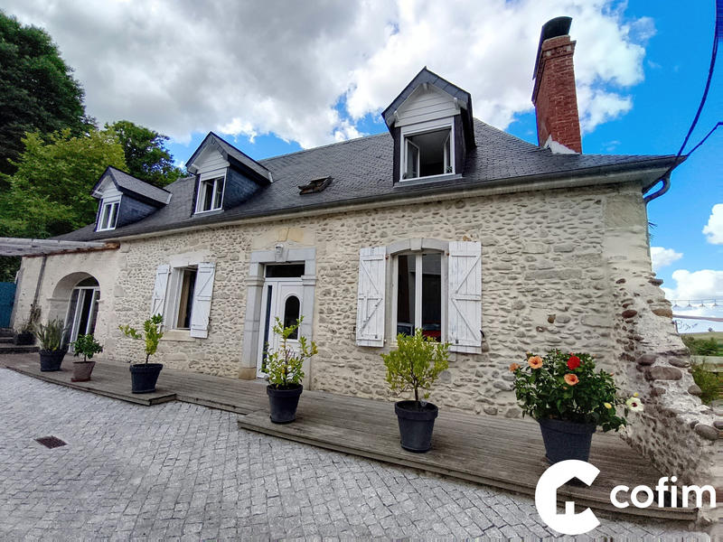 Maison - 372 m² - 7 pièces