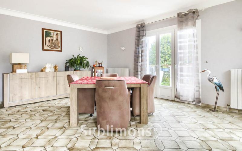 Maison traditionnelle - 183 m² - 6 pièces